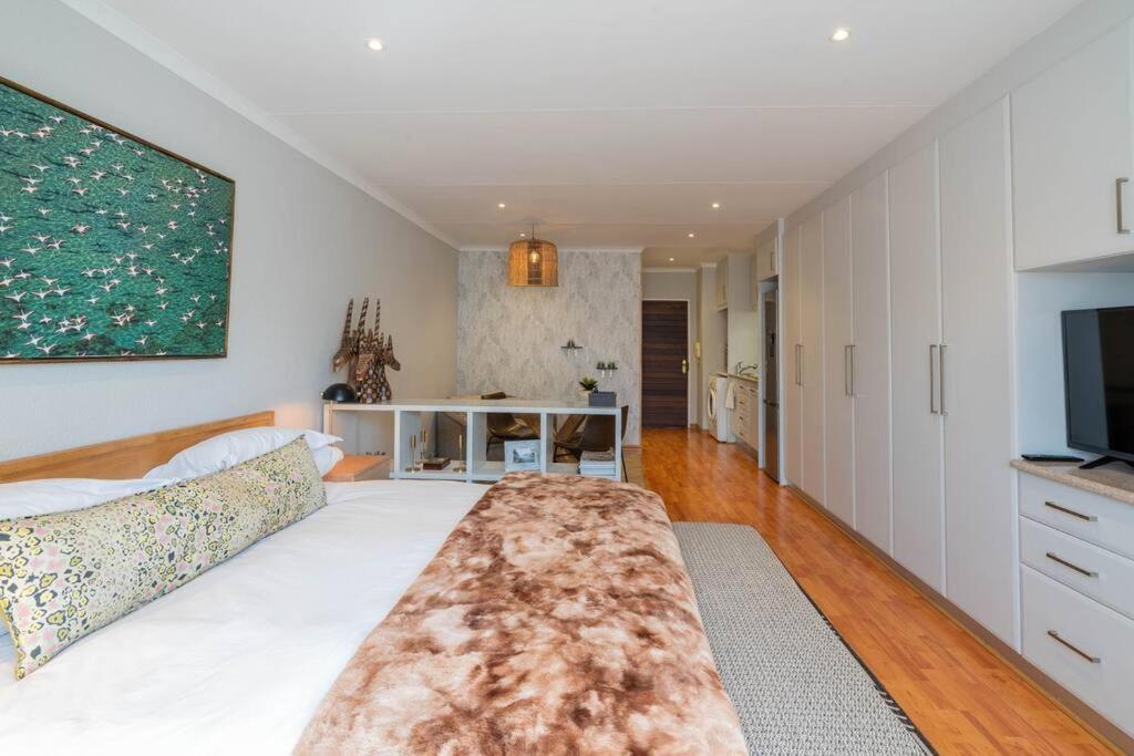 Modern Apartment In Culturally Vibrant Melville 22 Johannesburg Exterior photo