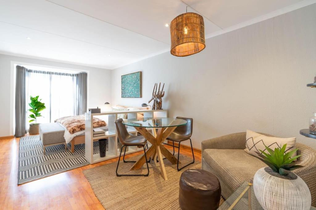 Modern Apartment In Culturally Vibrant Melville 22 Johannesburg Exterior photo